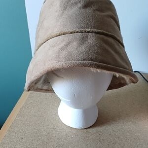 Fownes was one size suede bucket hat